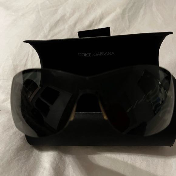 Authentic Dolce & Gabbana Sunglasses - Picture 6 of 6